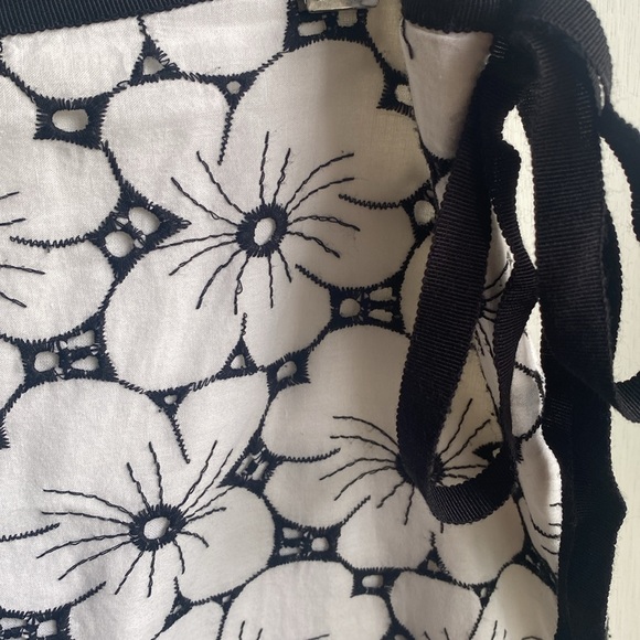 Max Studio Floral Skirt Black & White Vintage 90’s Y2K accent tie scalloped hem - Picture 2 of 7
